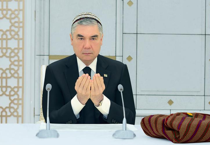 土库曼斯坦总统的相关图片